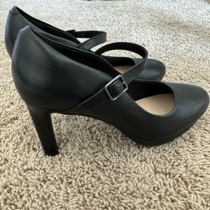 Clarks Mary Jane Heels